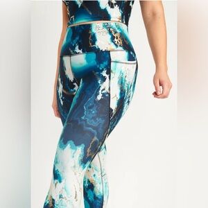 NWT Old Navy High-Waisted PowerSoft 7/8 Length Side Pocket leggings, size M